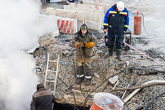 Еще в 30 домах запустили тепло после коммунальной аварии в Новосибирске