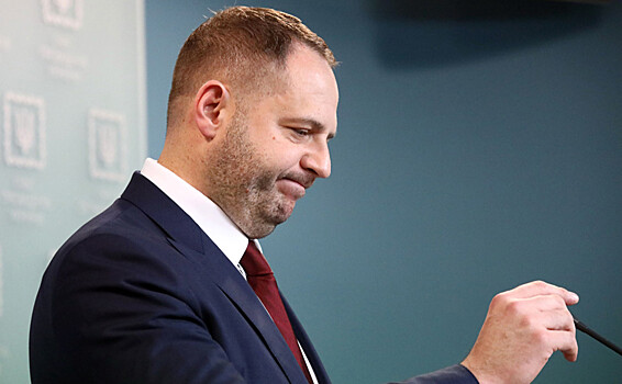 Раскрыто число украинцев, поддержавших отставку Ермака