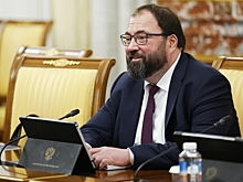 Шадаев пошутил, что «Госуслуги» не должны стать «всепоглощающей черной дырой»
