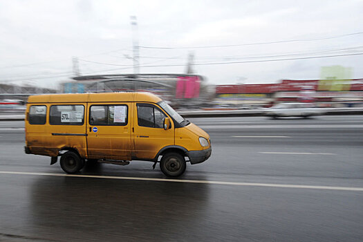 Водителей маршруток в Орловской области накажут за курение за рулем