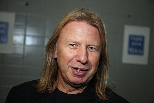 «Желаю больше хороших песен»: Дробыш призвал россиян чаще улыбаться в 2025 году