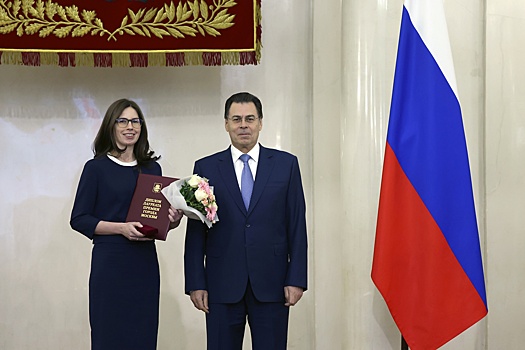 Заместитель главного редактора "Российской газеты" Елена Березина стала лауреатом премии Москвы в области журналистики