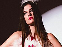 Бархат и перья: роскошные текстуры для новогодней ночи