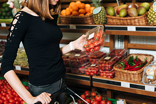 Нутрициолог Свиридова: продукты на развес обходятся дешевле расфасованных