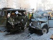 Под Архангельском в лобовом столкновении пикапа и фургона погибло 2 человек