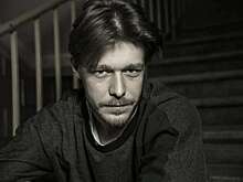 Никита Ефремов вышел в свет с новой пассией