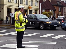 Житель Екатеринбурга рискует штрафом за самостоятельное регулирование трафика: героизм против правил