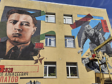 В Калининграде на стене здания сборного пункта областного военкомата появилось изображение Героя Советского Союза Михаила Булатова