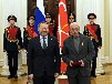 Председатель Общественного совета при ГУФСИН России по г. Санкт-Петербургу и Ленинградской области Александр Розенбаум и заместитель начальника ГУФСИН Сергей Осетров награждены почетными знаками Санкт-Петербурга