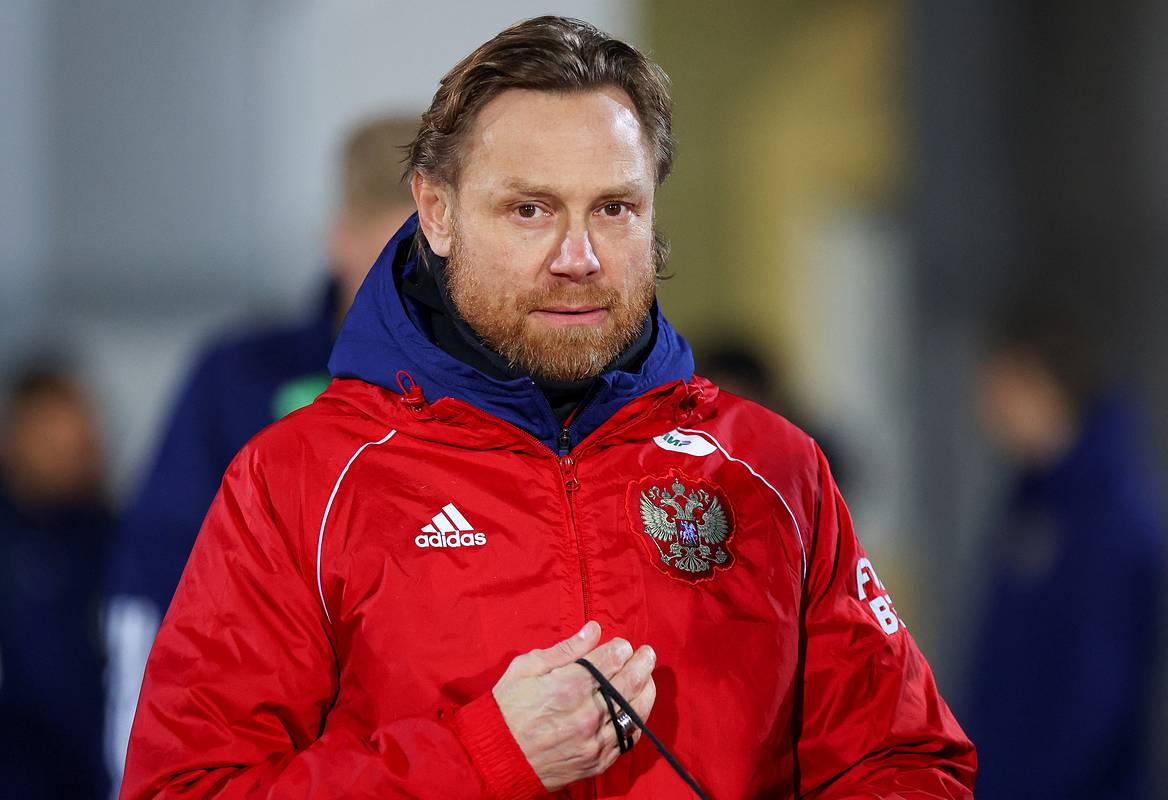 Карпин ответил на критику Матыцина о посте тренера сборной России по футболу