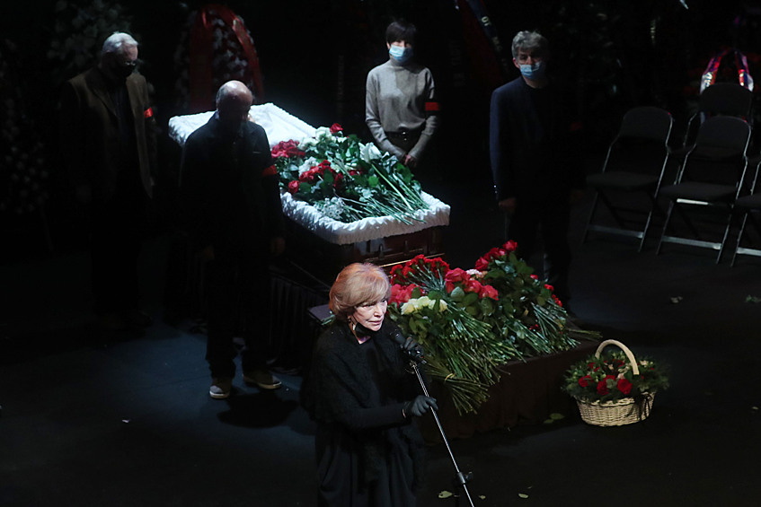 Гафт дебютировал в кино в фильме "Убийство на улице Данте" в 1956 году, после чего стал активно сниматься, среди его популярных работ роли в фильмах "Гараж", "Небеса Обетованные", "О бедном гусаре замолвите слово...", "Мастер и Маргарита", "Здравствуйте, я ваша тетя!", "Старые клячи", "Визит дамы" и многих других.