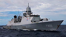 Су-30 преградили фрегату из Нидерландов путь к Крыму