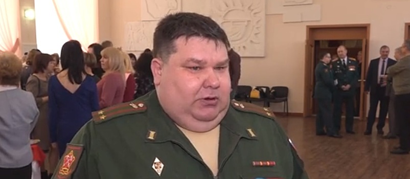 «Сам себе выдавал»: в Дзержинске военкома обвинили в раздаче военных билетов