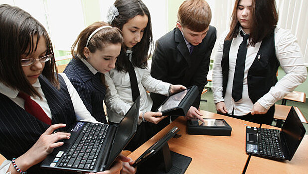 Московские школьники готовятся установить рекорд Гиннесса по сбору мозаики