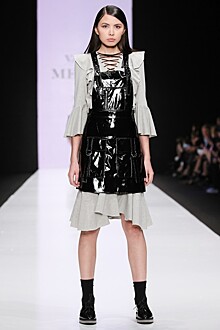 Мужчины в юбках на показе VADIM MERLIS в рамках MBFW