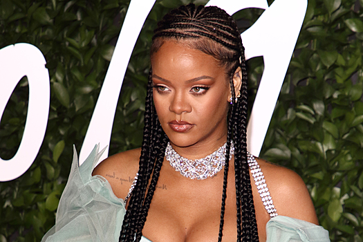 Рианна снялась в откровенном образе для своего бренда