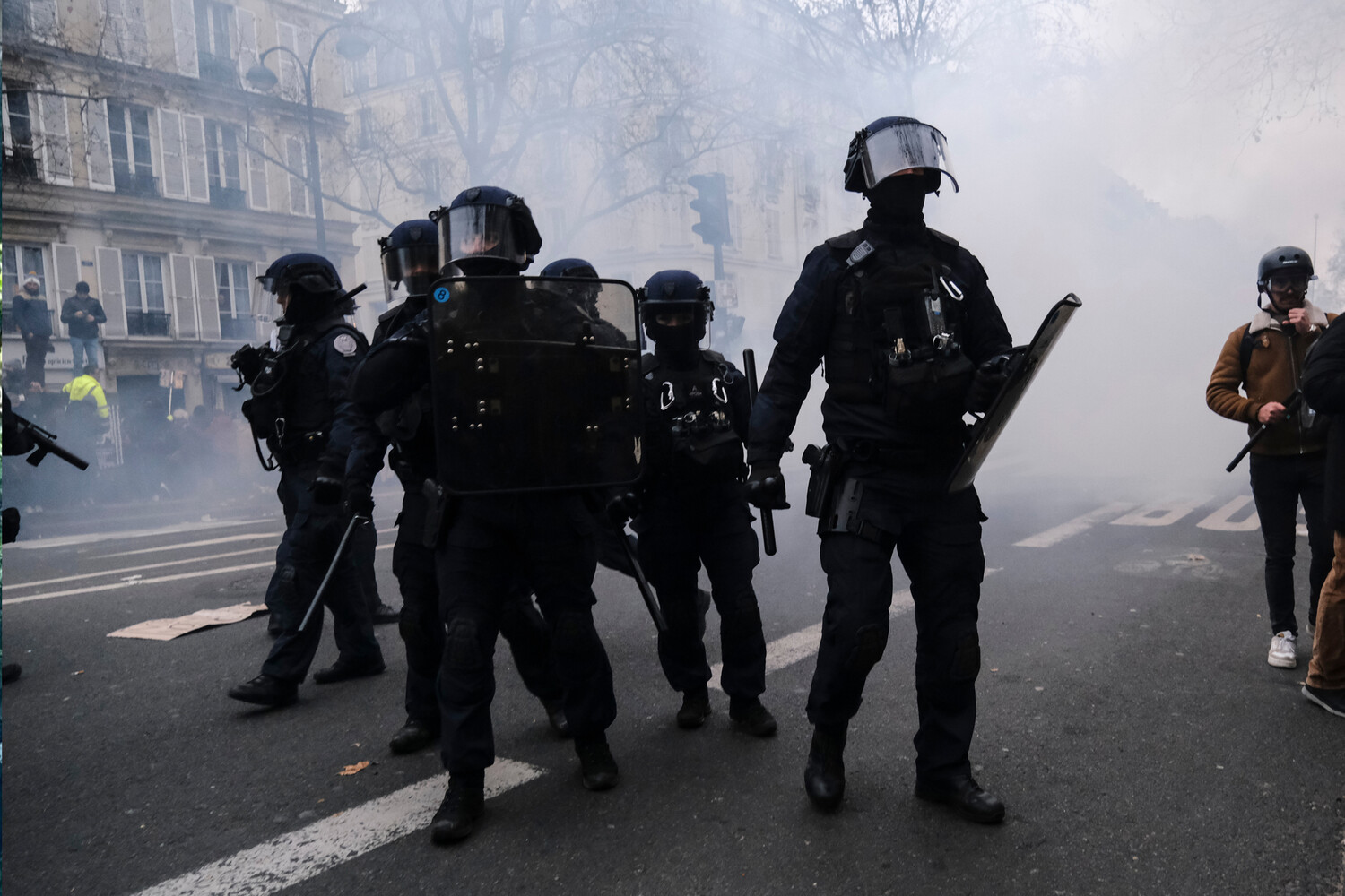 BFMTV: в Париже после финала Лиги чемпионов полиция задержала 68 фанатов - EuroPress.news