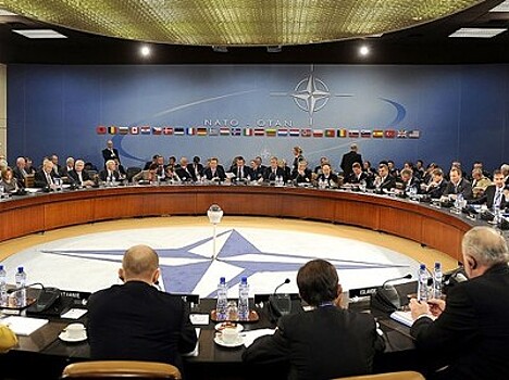 Цена НАТО: кто и сколько платит США за защиту