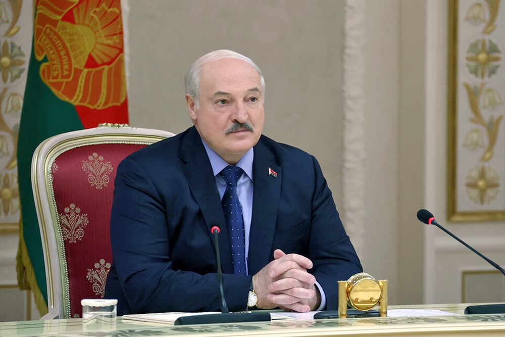 Лукашенко приказал перевести внутренние войска МВД на усиленный режим