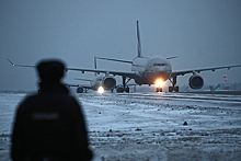 Летевший из Москвы самолет сменил курс и вынужденно сел в другом городе