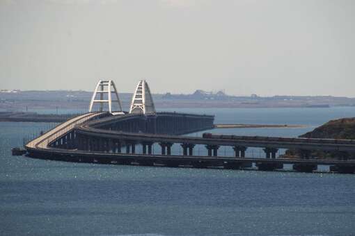 На Крымском мосту перекрыли движение транспорта