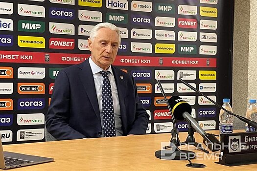 Билялетдинов посетил раздевалку "Ак Барса" и оценил игру команды