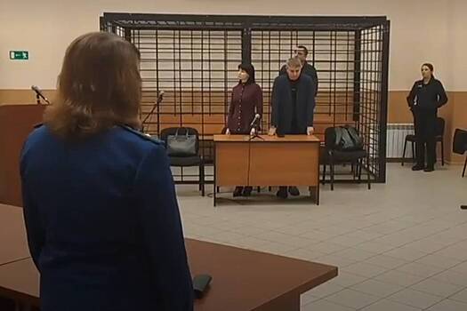 Мужчина из охотничьего ружья обстрелял автобус в российском регионе