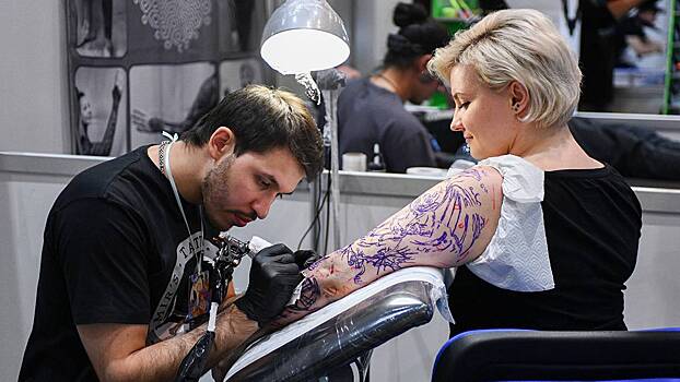 Дерматолог Жабоева рассказала, кому нельзя делать татуировки и татуаж