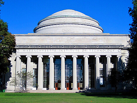 Breitbart (США): Китай, Россия и другие страны передали в дар американским университетам 10 миллиардов долларов