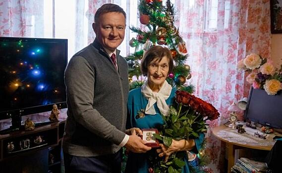 Губернатор поздравил жительницу Курска, пережившую блокаду Ленинграда