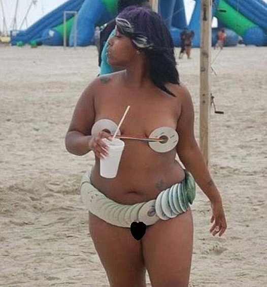 Этот костюм ей явно музыка навеяла.