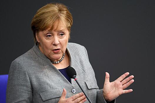 Меркель оправдалась за отсутствие маски