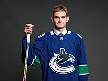 Российский вратарь Медведев вошёл в топ-5 лучших проспектов «Ванкувера» по версии НХЛ