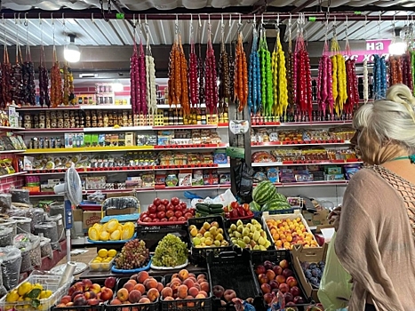 Екатеринбург гуляет на продуктовой ярмарке: как там цены