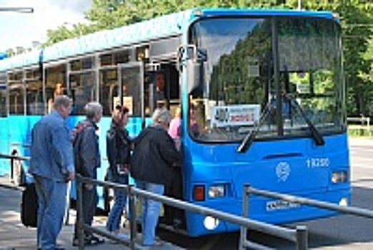 В прошлом году 400-е автобусы перевезли 10,8 млн пассажиров