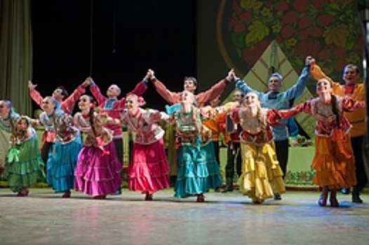 Уральский народный хор даст концерт во Вьетнаме в День России
