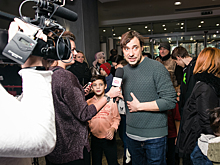 Евгений Цыганов, Яна Рудковская и другие звезды с детьми посетили премьеру мультфильма о приключениях LEGO-героев