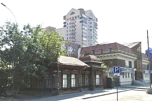 На месте парковки в центре Екатеринбурга воткнут офисную многоэтажку