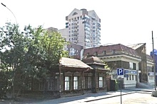 На месте парковки в центре Екатеринбурга воткнут офисную многоэтажку