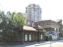 На месте парковки в центре Екатеринбурга воткнут офисную многоэтажку