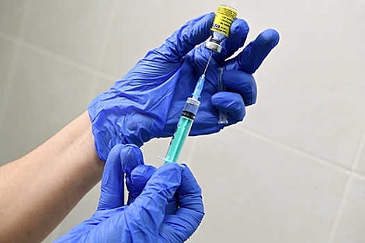 Ревакцинация от коронавируса: когда ее делать и какую вакцину выбрать