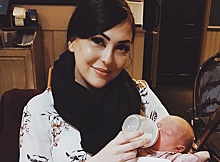 Бьюти-блогерша похвасталась «боевым макияжем» через 4 дня после родов, а ее осмеяли тролли