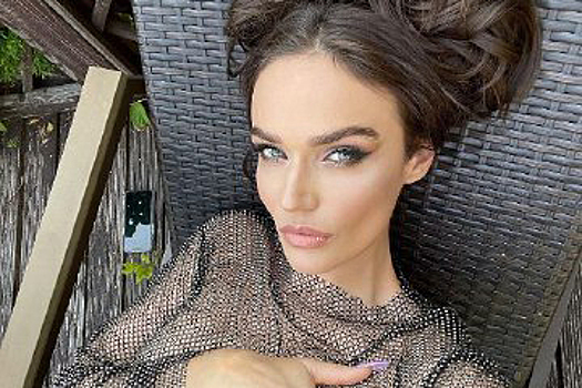 Алену Водонаеву в прозрачном наряде сравнили с Малефисентой