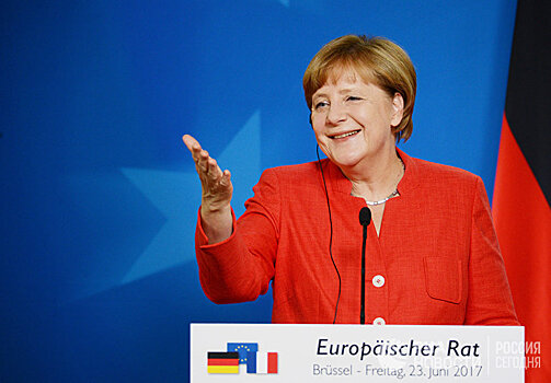 Ангела Меркель: «История не повторяется. а если и повторяется, то лишь как фарс»