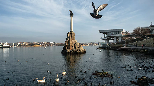 Со дна моря в Севастополе подняли торпедный катер времён Великой Отечественной войны