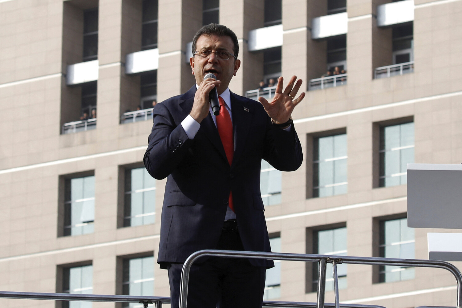 Экс-мэр Стамбула Имамоглу хочет, чтоб его судили в прямом эфире госканала