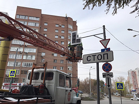Потоки транспорта разграничили на ул. XXII Партсъезда в Самаре