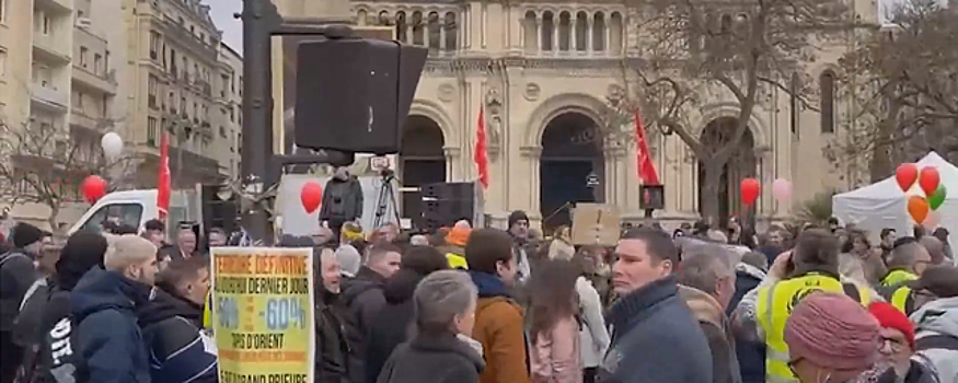 Беспорядки в ходе акций протеста в Париже — видео