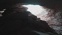 Огромная неизвестная пещера обнаружена в Канаде