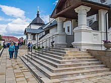 День в истории: Успенский собор в списке ЮНЕСКО, Екатерина II у власти и первая телефонная компания